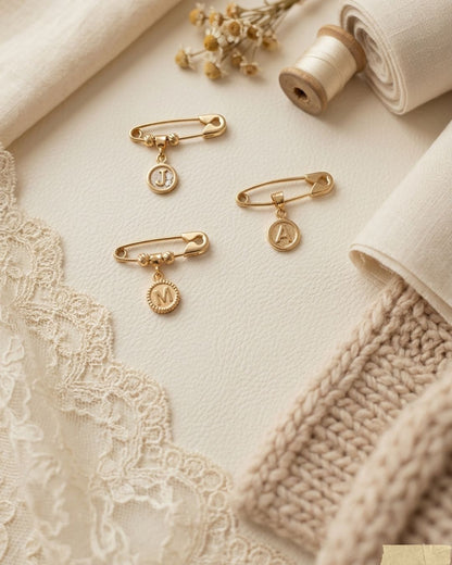 NODRIZA CON DIJE EN LETRA PERSONALIZADO ORO DE 18K