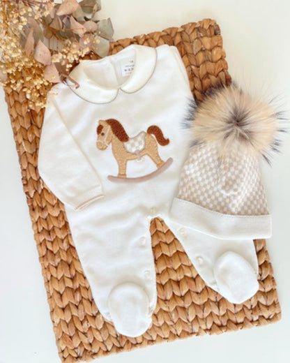 PRIMERA PUESTA CABALLITO  PERLA CAMEL