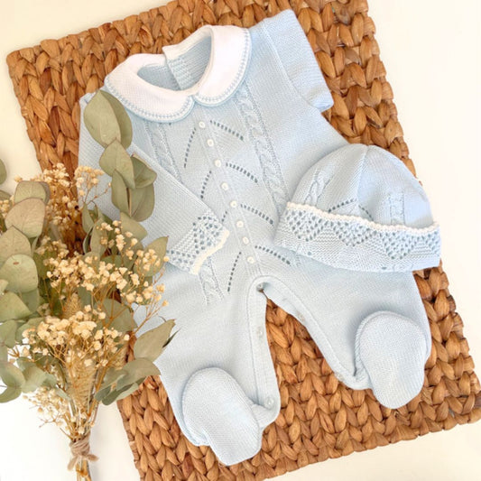 PRIMERA PUESTA PELELE CON GORRO AZUL