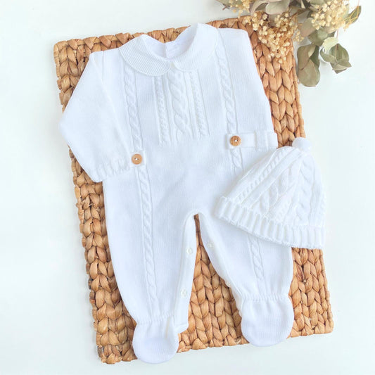 PRIMERA PUESTA PELELE CON GORRO BLANCO TODO